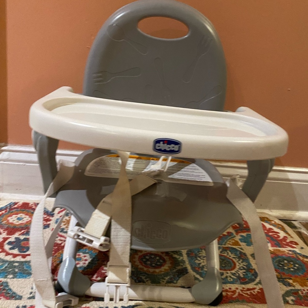 Chicco Pocket Snack Booster Seat, Grey